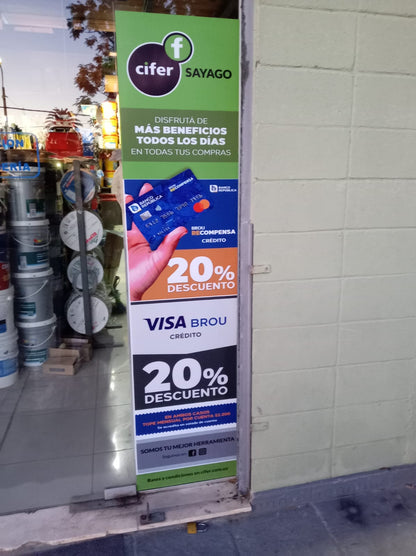 Vinilo adhesivo en vidriera de ferreteria Cifer Sayago