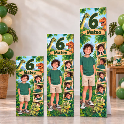 Tres banners verticales de cartonplast para Mateo de distintas alturas, parados sobre el mismo piso, con apoyo triangular trasero visible.