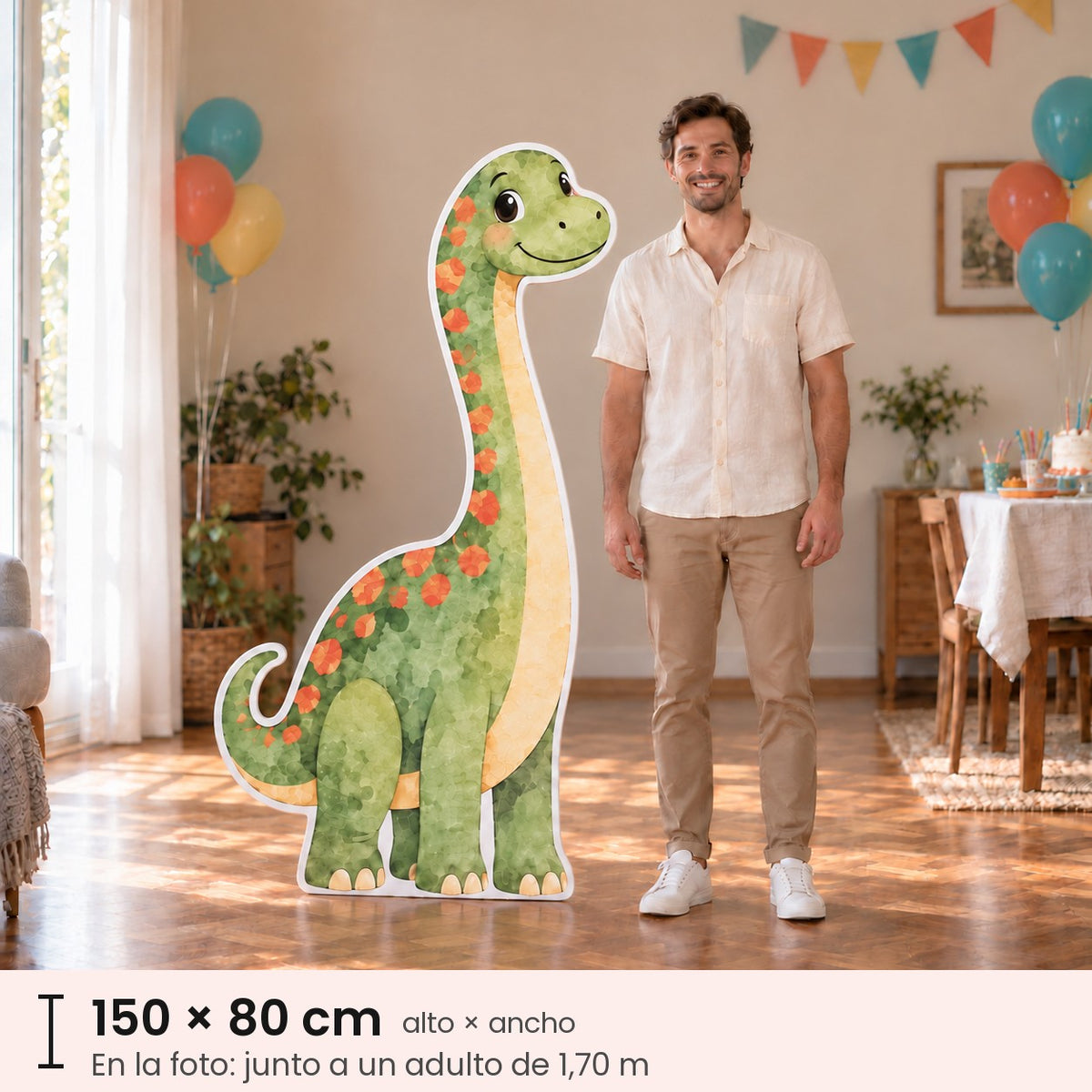 Figura rígida de 150 × 80 cm parada en el piso, junto a un adulto de 1,70 m