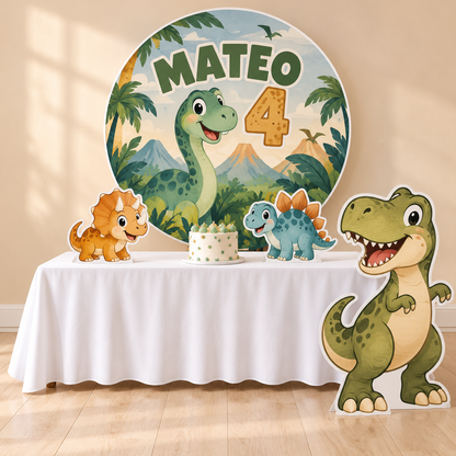 Kit Básico de dinosaurios con un fondo circular detrás de mesa blanca, dos figuras de mesa y una figura grande adelante a la derecha.