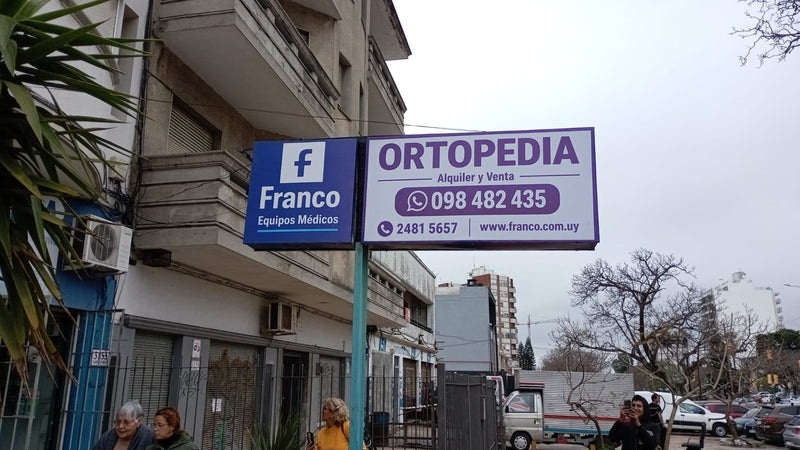 Cartel en lona impresa instalado, trabajo real de Tematik
