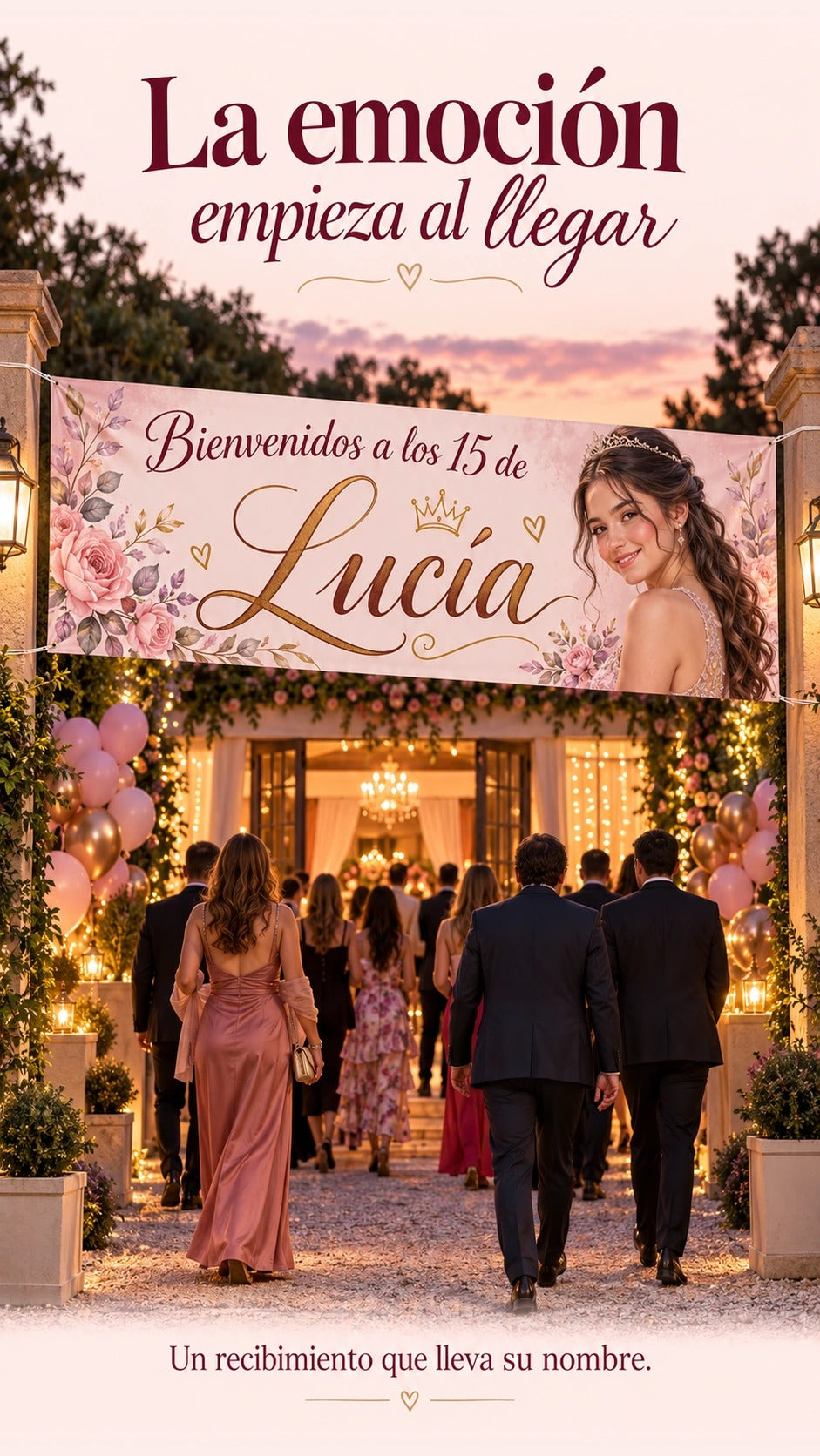 Invitados llegando a un salón con pasacalle floral de bienvenida a los 15 de Lucía.