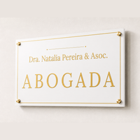 Placa profesional acrilico blanca con letras oro - abogada